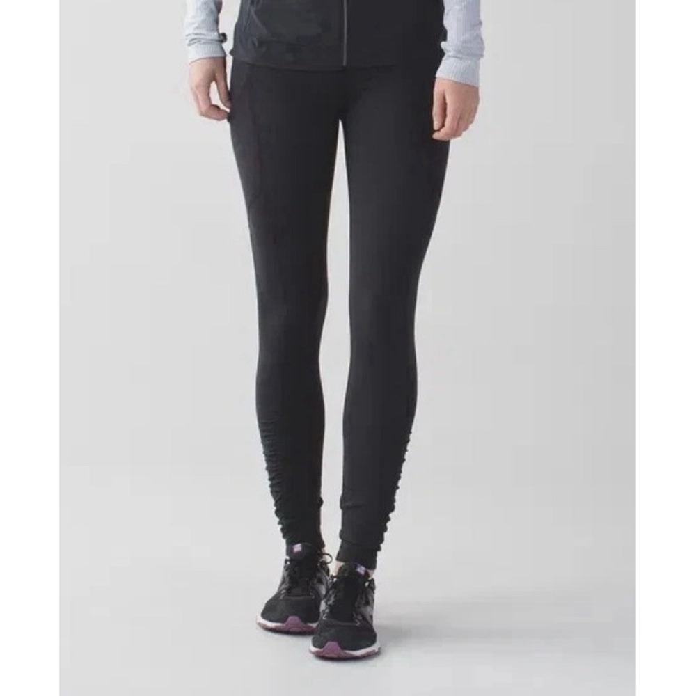 Lululemon Mid‎ Rise Speed Tight V in Heathered Black Leggings Women's Size 4